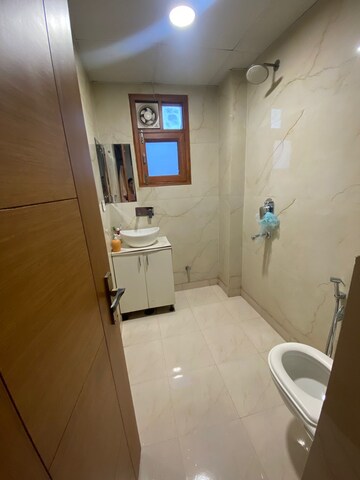 Bathroom in 3 BHK Apartment at Sushant Lok 2, Sector 57 – for Rent