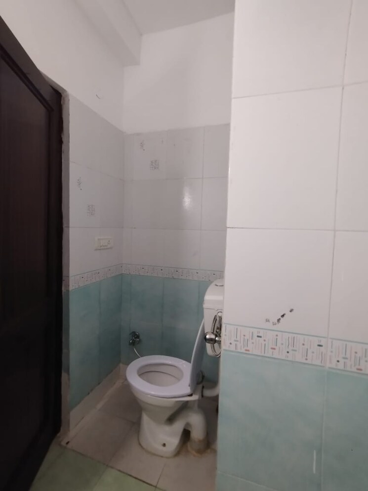 Bathroom, gangotri vihar 2 Bedroom 1300 Sq.Ft. Builder Floor In Gangotri Vihar Dehradun 8630648