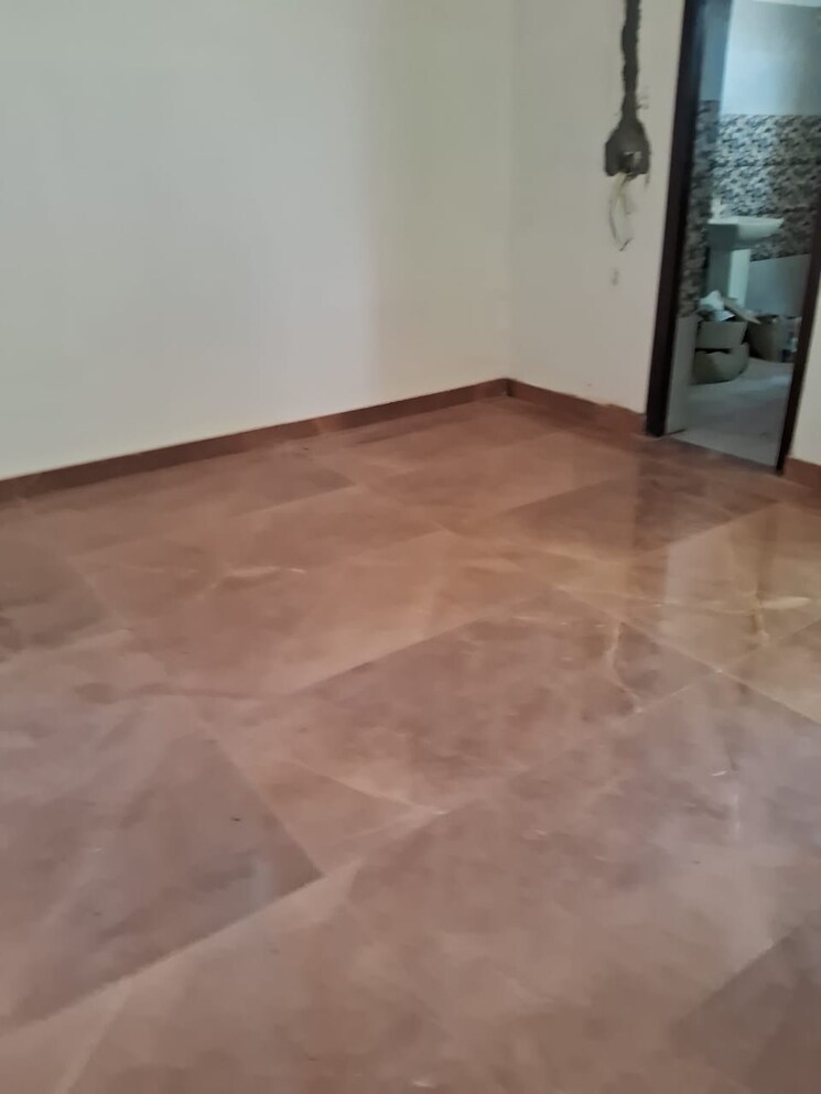 Room, sector 100 2.5 Bedroom 1500 Sq.Ft. Independent House In Sector 100 Noida 8630691