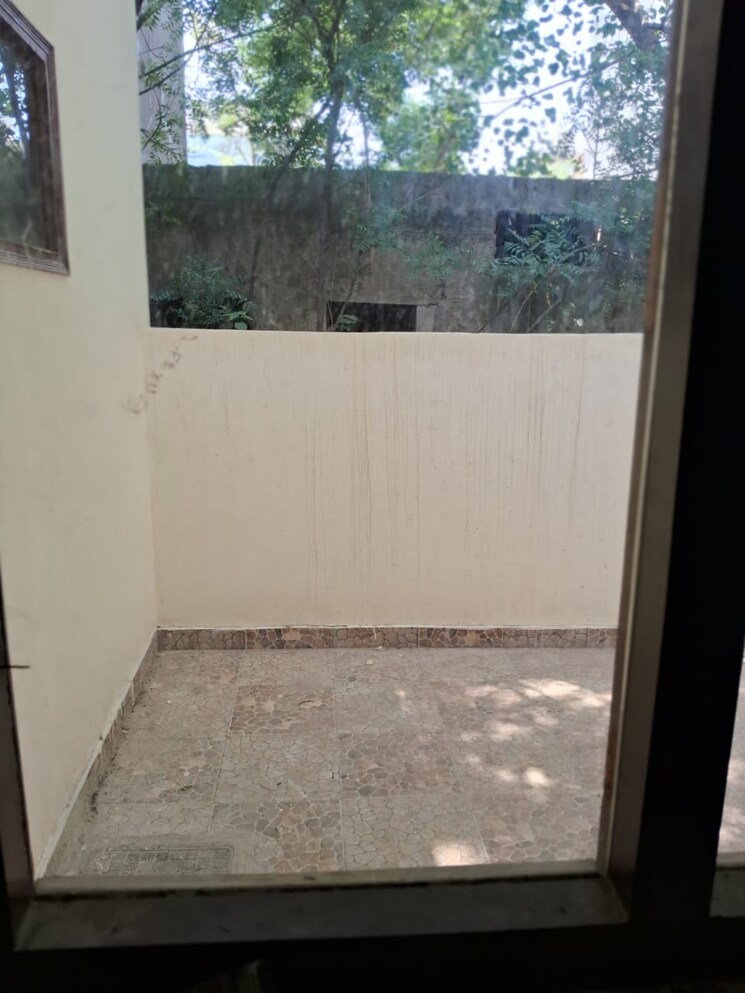 Room, sector 100 2.5 Bedroom 1500 Sq.Ft. Independent House In Sector 100 Noida 8630691