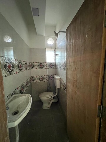 Bathroom in 2 BHK Apartment at Topsia – for Rent