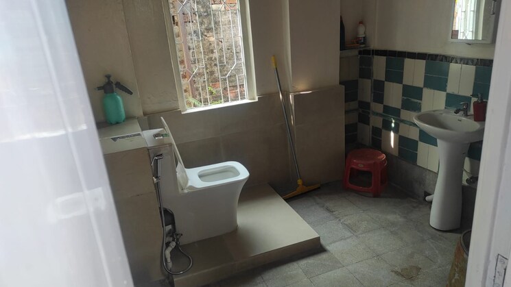 Attached Bathroom, topsia 2 Bedroom 650 Sq.Ft. Apartment In Topsia Kolkata 8630705