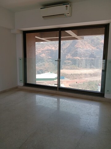 Room in 3 BHK Apartment at Kanakia Silicon Valley, Powai – for Sale