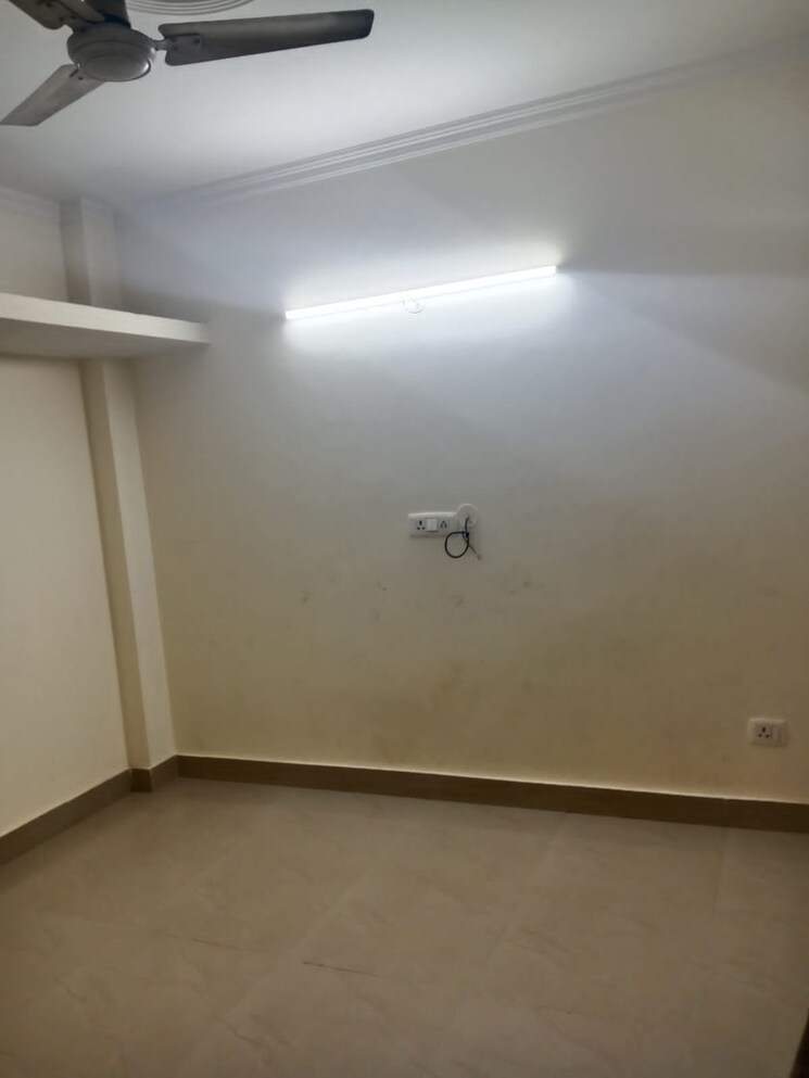 Room, govindpuri 2.5 Bedroom 700 Sq.Ft. Builder Floor In Govindpuri Delhi 8630845