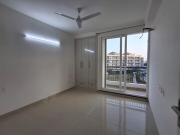 Room in 3 BHK Apartment at Maxxus Elanza, International Airport Road – for Rent