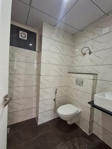 Bathroom in 3 BHK Apartment at Maxxus Elanza, International Airport Road – for Rent