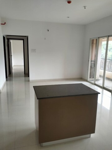 Room in 3 BHK Apartment at Puranik Abitante, Bavdhan – for Rent
