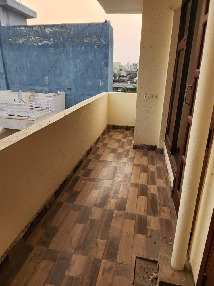 Balcony, milan-cghs 3 Bedroom 2350 Sq.Ft. Apartment In Sector 39 Gurgaon 8630851