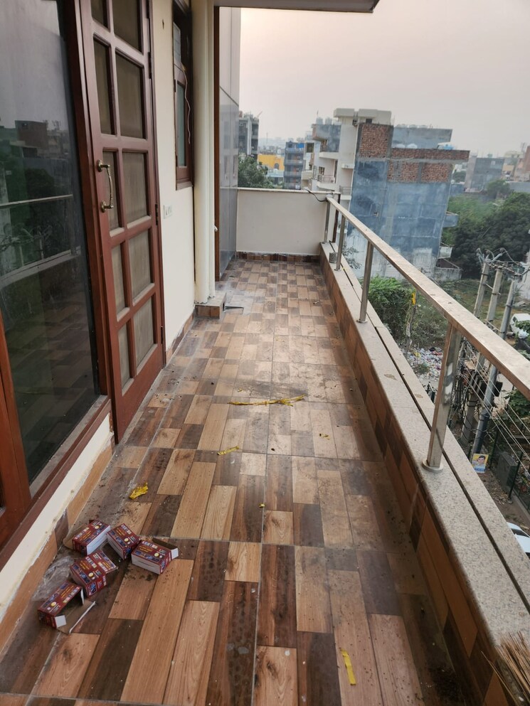 Balcony, milan-cghs 3 Bedroom 2350 Sq.Ft. Apartment In Sector 39 Gurgaon 8630851