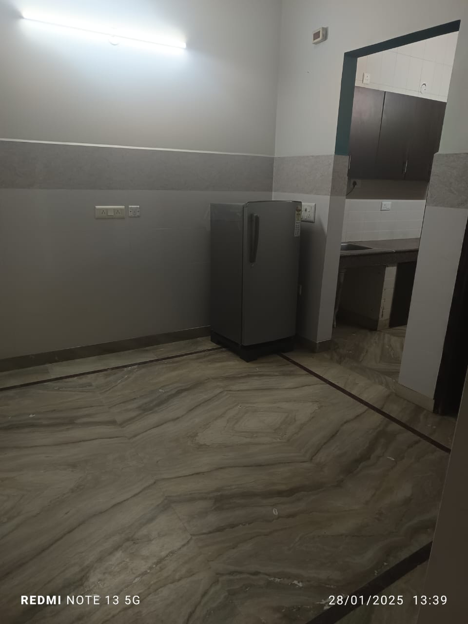 2 BHK Apartment For Rent in SAS Tower