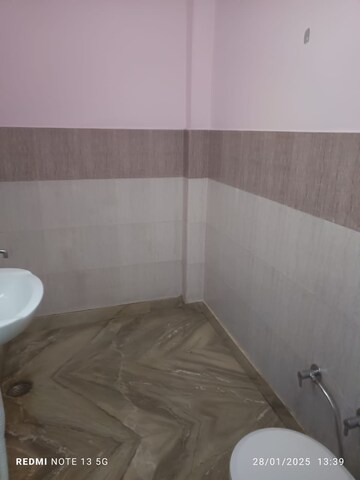 Bathroom in 2 BHK Apartment at SAS Tower, Sector 38 – for Rent