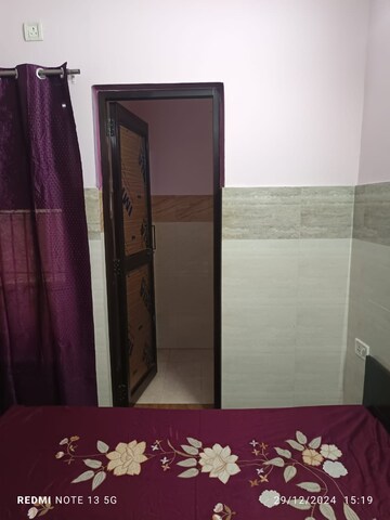 Bedroom in 1 BHK Apartment at Relaxo Apartment, Sector 46 – for Rent