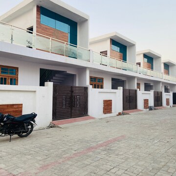 2 BHK Independent House For Sale in Safedabad