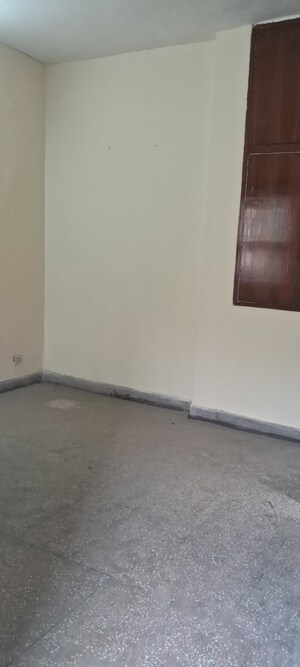Room in 2 BHK Apartment at Sarita Vihar – for Sale