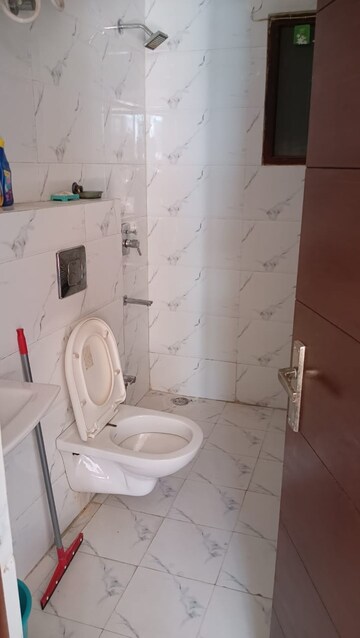 Bathroom in 3 BHK Builder Floor at MS Enclave Zirakpur, Dhakoli – for Rent