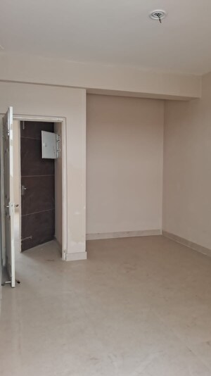 Room in 3 BHK Builder Floor at TDI The Retreat, Sector 89 – for Sale