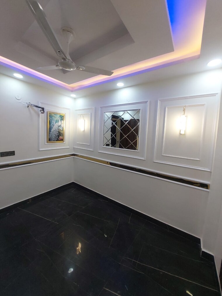 Room, uttam nagar west 2 Bedroom 60 Sq.Yd. Builder Floor In Uttam Nagar West Delhi 8631156