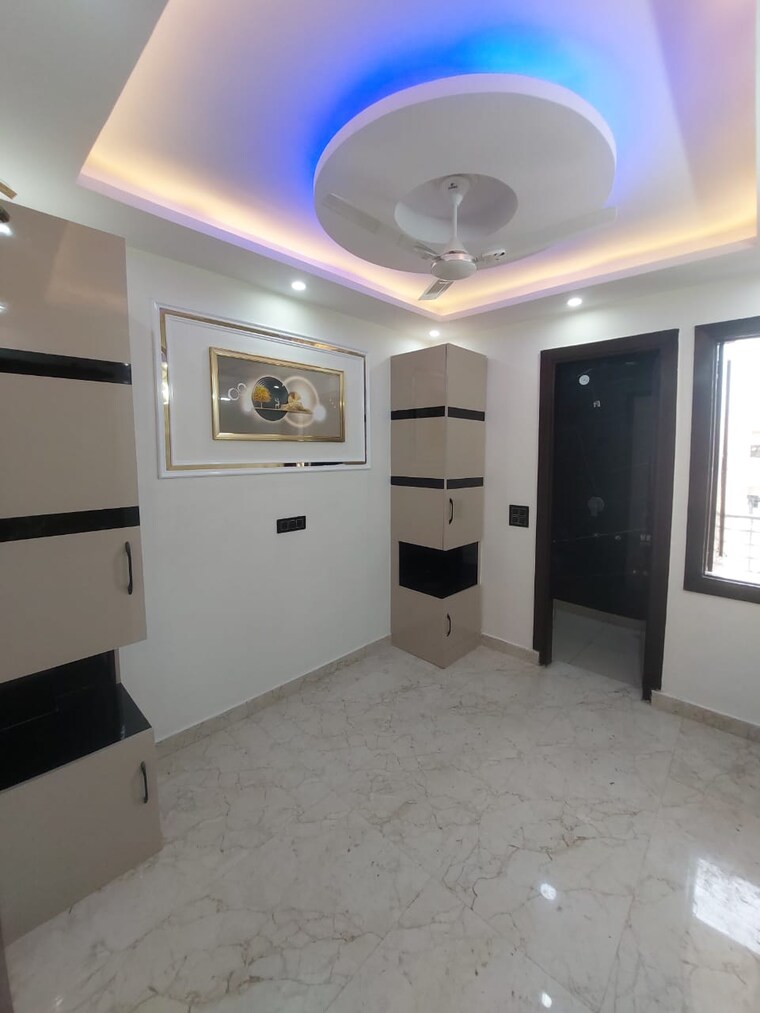 Room, uttam nagar west 2 Bedroom 60 Sq.Yd. Builder Floor In Uttam Nagar West Delhi 8631156