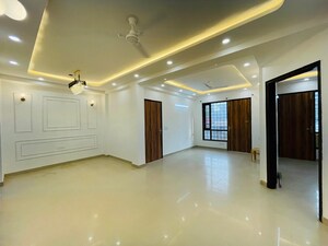 Room in 3 BHK Builder Floor at Sushant Lok 2, Sector 57 – for Sale