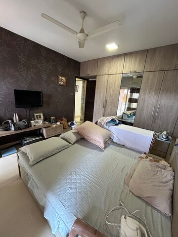 Bedroom in 3 BHK Apartment at RNA Continental, Chembur – for Rent