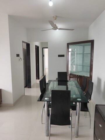 Team Area in 2 BHK Apartment at Andheri West – for Rent