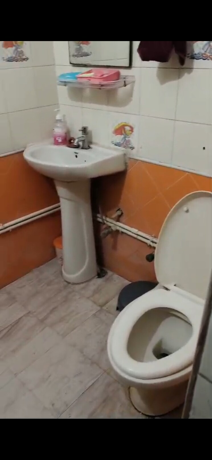 Bathroom, sector 21d 3 Bedroom 850 Sq.Ft. Builder Floor In Sector 21d Faridabad 8631242