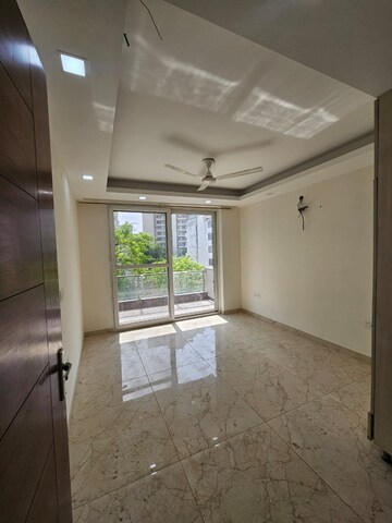 Room in 3 BHK Builder Floor at Sushant Lok 3, Sector 57 – for Rent