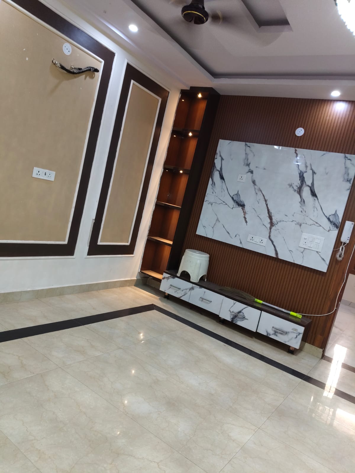 3 BHK Builder Floor For Rent in Dwarka Mor