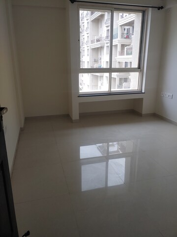 Room in 2 BHK Apartment at Nyati Equatorial, Bavdhan – for Rent