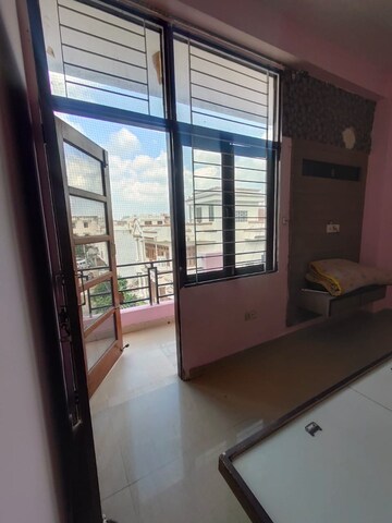Furnished Amenities in 3 BHK Apartment at Siddharth Nagar – for Sale