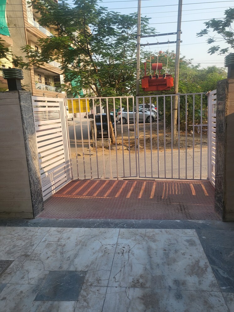 Exterior View, yk-homes 3 Bedroom 300 Sq.Yd. Builder Floor In Green Fields Colony Faridabad 8631282