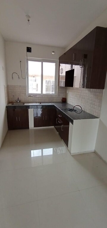 Kitchen in 2.5 BHK Apartment at BPTP Discovery Park, Sector 80 – for Sale