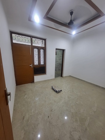 Furnished Amenities in 3 BHK Builder Floor at YK Homes, Green Fields Colony – for Sale