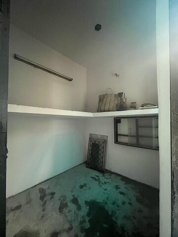 Room in 2 BHK Villa at RWA Apartments Sector 40, Sector 40 – for Rent