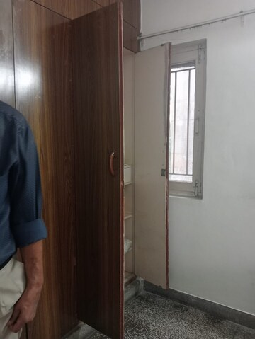 Building Lobby in 2 BHK Villa at RWA Apartments Sector 40, Sector 40 – for Rent