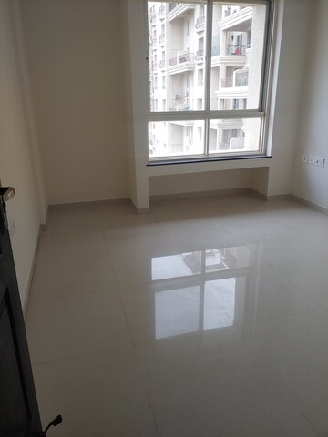 Room in 3 BHK Apartment at Nyati Equatorial, Bavdhan – for Rent