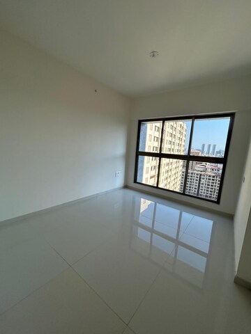 Room in 3 BHK Apartment at Rajesh Raj Infinia, Malad West – for Rent