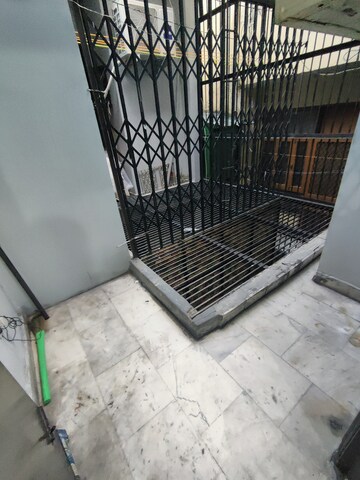 Balcony in 1.5 BHK Builder Floor at Vaishali Media Apartment, Vaishali Sector 5 – for Rent