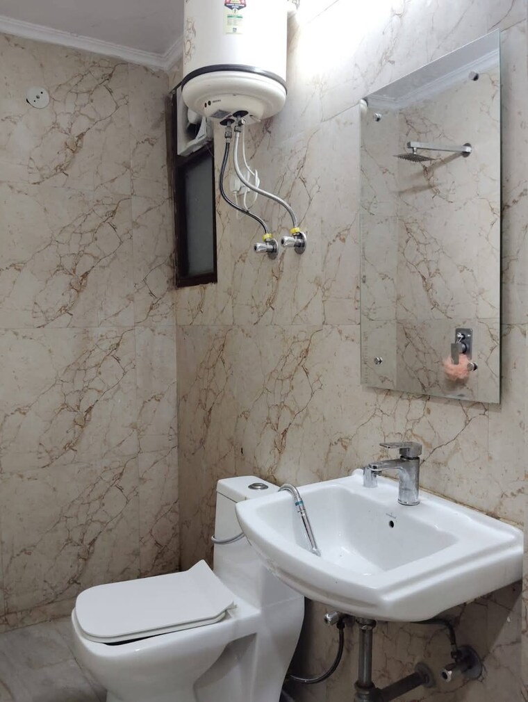 Bathroom, harit-vihar-rwa 2 Bedroom 450 Sq.Ft. Builder Floor In Burari Delhi 8631389