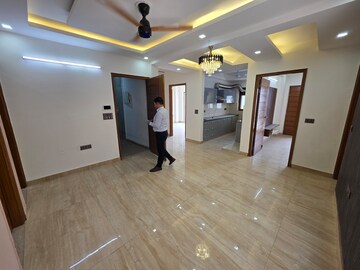 Room in 4 BHK Builder Floor at Sushant Lok 3, Sector 57 – for Rent