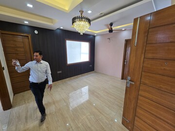 Bedroom in 4 BHK Builder Floor at Sushant Lok 3, Sector 57 – for Rent