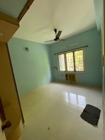 Room in 2.5 BHK Apartment at Thyagaraya Nagar – for Sale