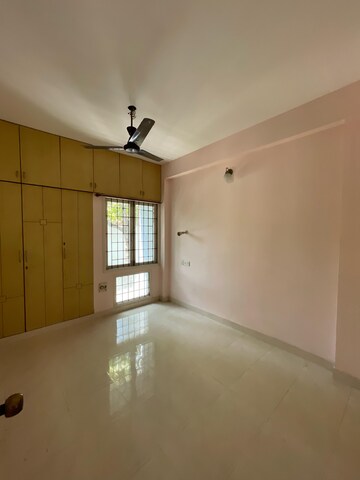 Room in 2.5 BHK Apartment at Thyagaraya Nagar – for Sale