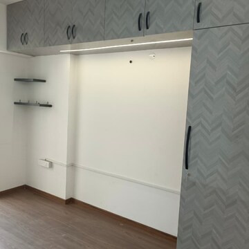 Room in 3 BHK Apartment at M3M Ikonic, Sector 68 – for Rent
