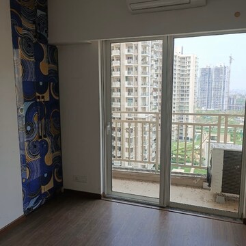 Room in 3 BHK Apartment at M3M Ikonic, Sector 68 – for Rent