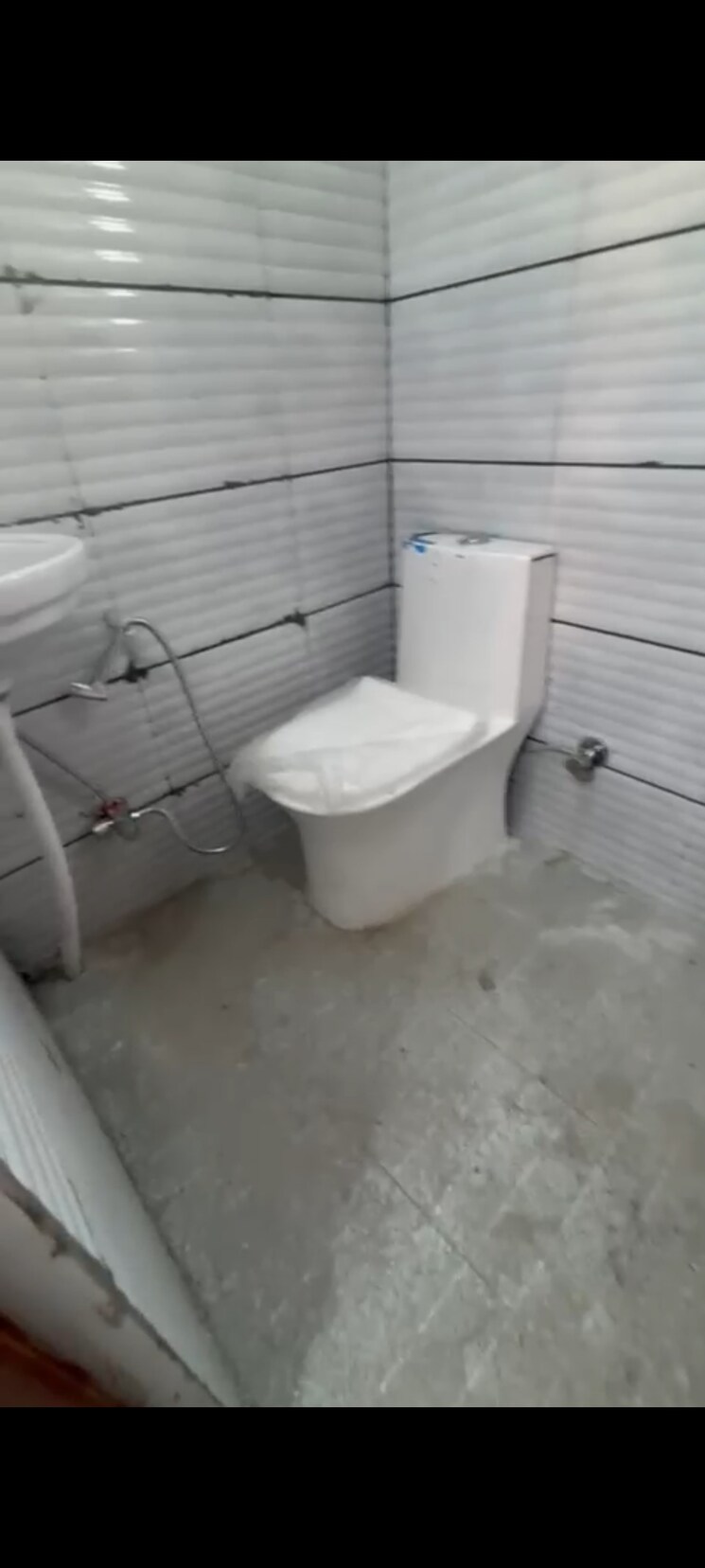 Bathroom, malviya nagar 1 Bedroom 450 Sq.Ft. Builder Floor In Malviya Nagar Delhi 8631415