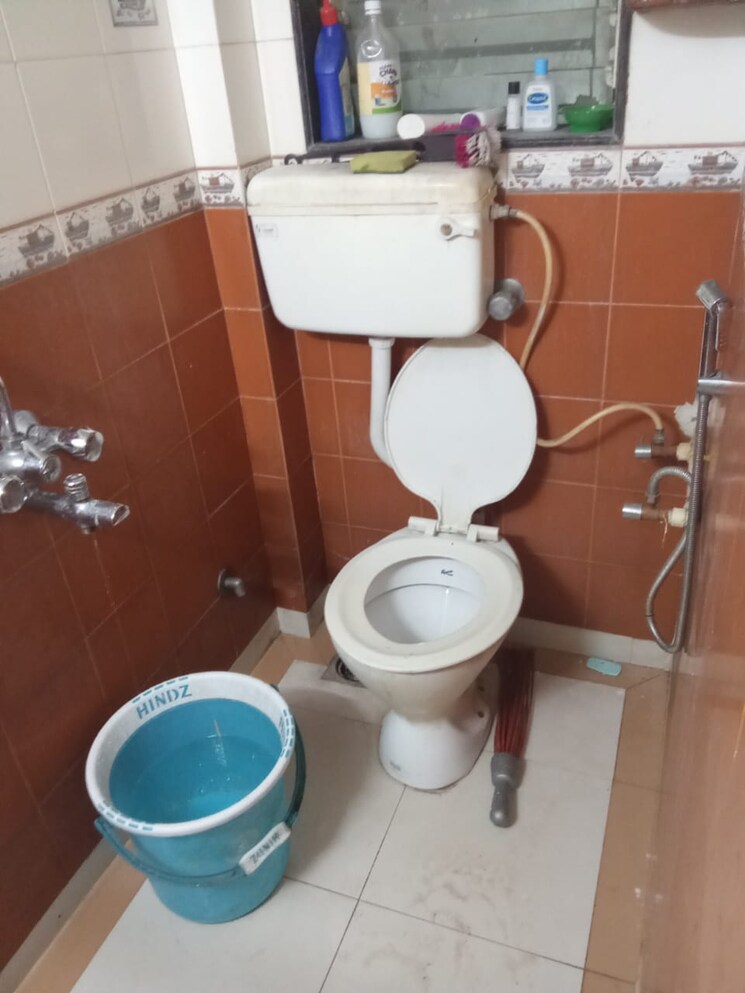 Bathroom, sushil-chs 1 Bedroom 450 Sq.Ft. Apartment In Andheri East Mumbai 8631445