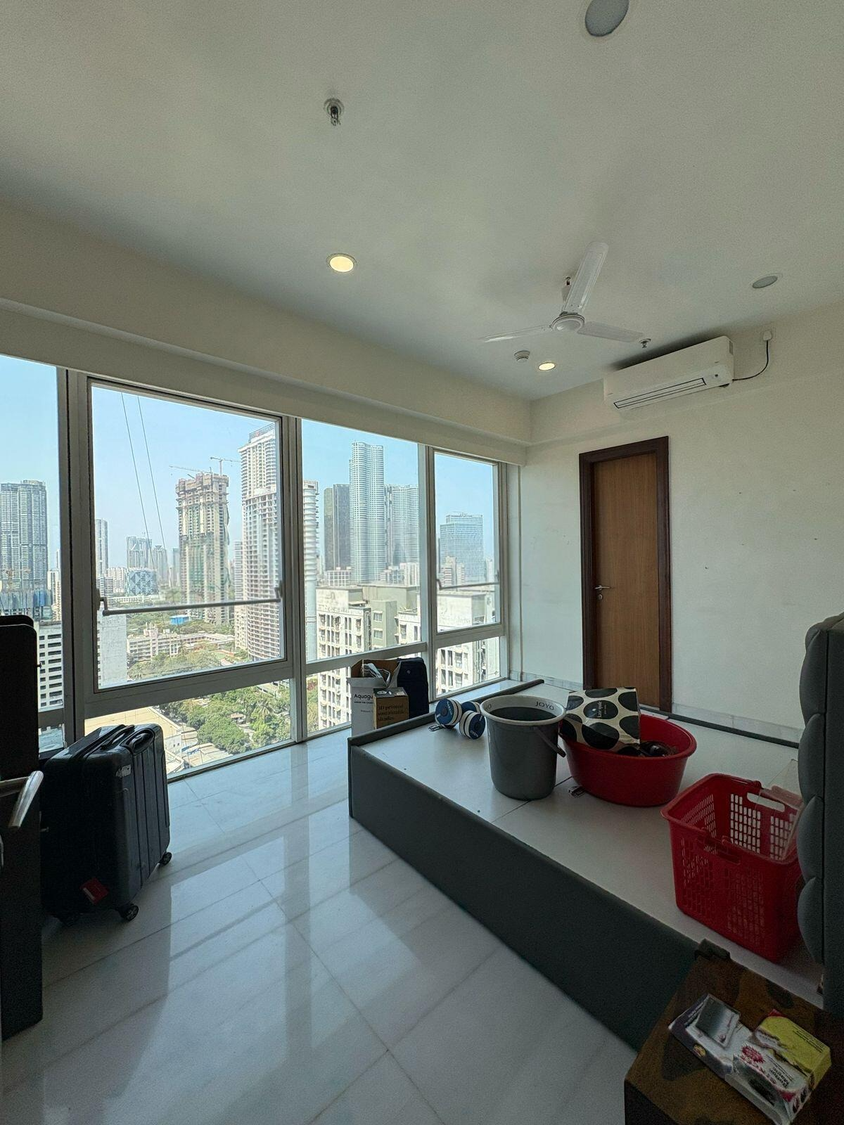 3 BHK + Servant Room Apartment For Rent in Indiabulls Blu