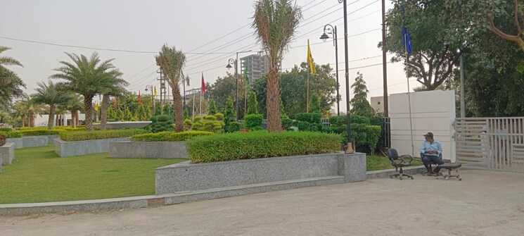 Garden, vhr-winsten-park Commercial Office Space 500 Sq.Ft. In Knowledge Park V Greater Noida Greater Noida 8631457