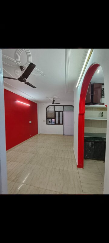 Parking in 1 BHK Builder Floor at Malviya Nagar – for Sale